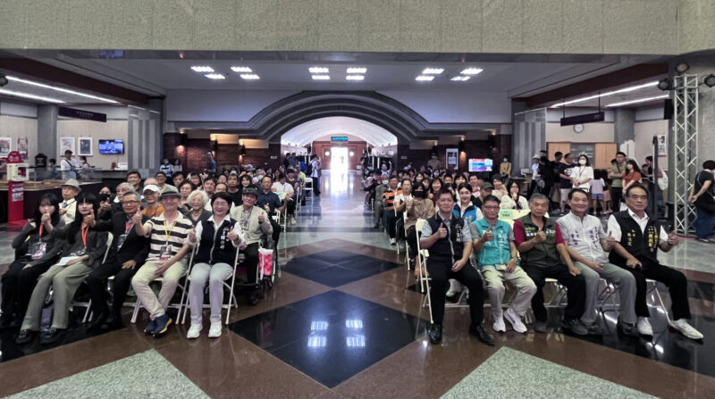 全國百號油畫大展吸睛 挑戰極限縱覽時代精神 全國百號油畫大展吸睛 挑戰極限縱覽時代精神