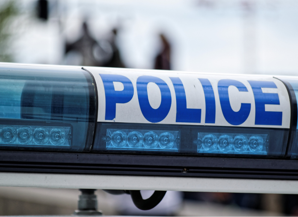 家人被警察帶走怎麼辦?請律師陪同還會被關嗎?——律師帶您了解法律程序 法律專欄|家人被警察帶走怎麼辦?什麼是拘提?會被關嗎?——律師帶您了解法律程序|樂羽國際法律事務所_20250213