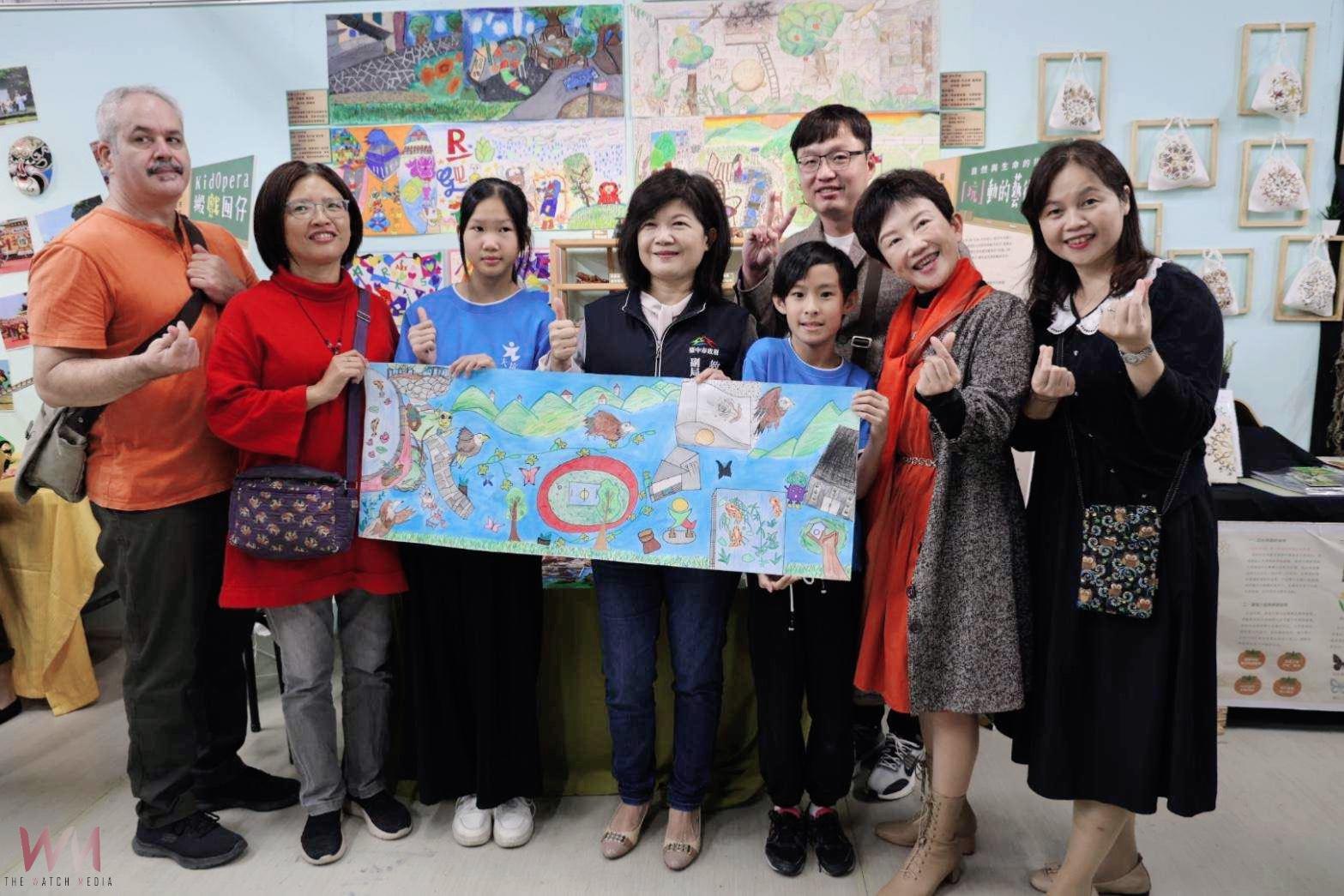 展現教育美感！30所學校44位藝術家攜手合作　中市「藝術家到校」成果展開幕 - https://www.watchmedia01.com