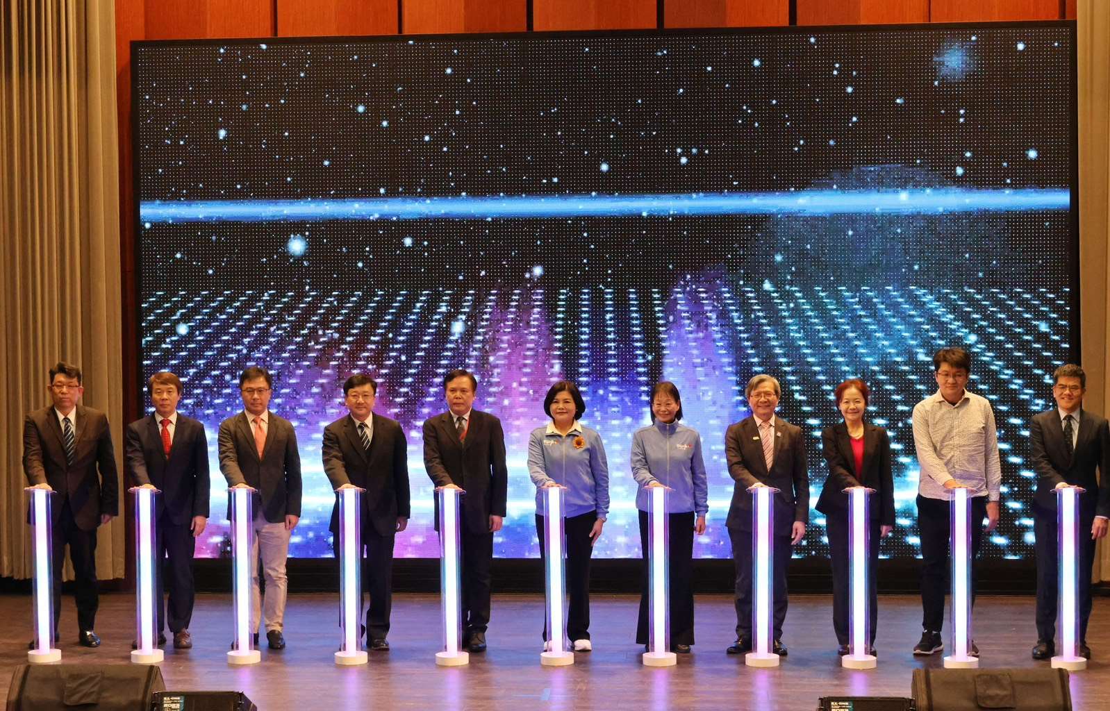 雲縣府榮獲2025雙軸轉型金恆獎「雙軸創新治理獎」為非六都唯一獲獎縣市　整合數位與施政樹立永續治理典範 | 索引新聞 INDEX News