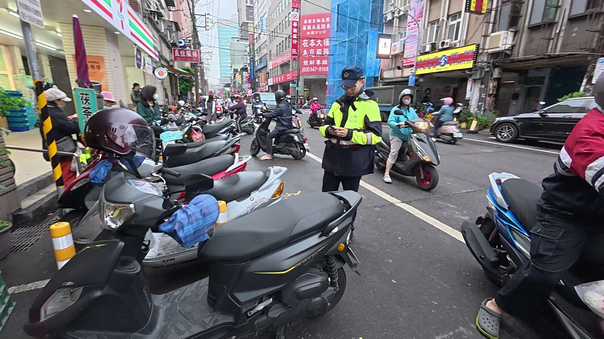 南門市場周邊加強清除占道物與違停 市府籲民眾配合交通管制 400912 0