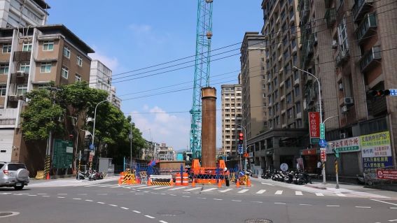 《圖說》捷運汐東線基樁施作。〈捷運局提供〉