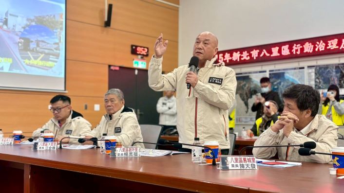 《圖說》市府行動治理里長提問。〈民政局提供〉