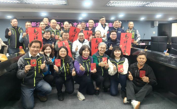 《圖說》市長侯友宜與五股區里長座談合影。〈民政局提供〉
