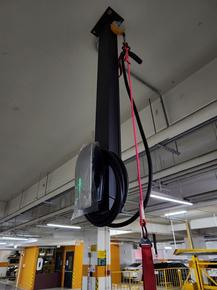 《圖說》「低碳社區改造補助」可提供電動車公共充電設備，每座補助金1萬元。〈環保局提供〉