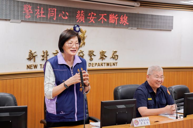 《圖說》為感謝警察同仁平日與社工一同守護民眾，新北市社會局長李美珍特地於警察節前夕帶領同仁至警察局表達感謝。〈社會局提供〉