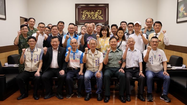 《圖說》宜蘭縣政府115年端午節敬軍慰問活動合影。〈宏鎰集團提供〉