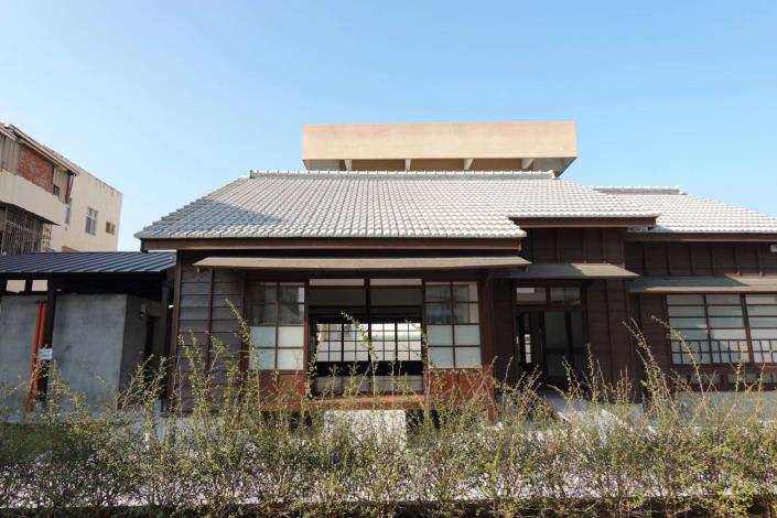 「二崙分駐所眷舍修復工程」榮獲2026國家卓越建設獎金質獎,肯定縣府在文化資產保存、歷史建築修復與活化再生上的成效。